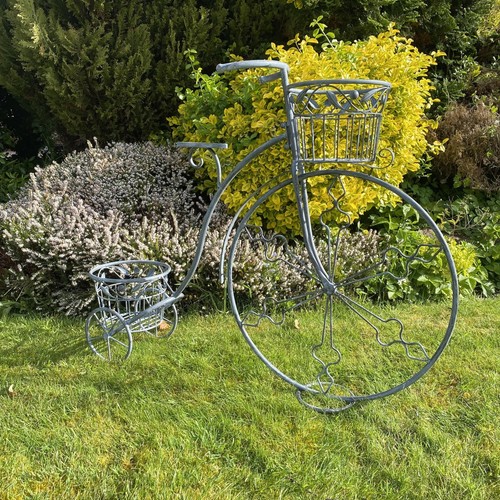 Large grey metal bicycle - large,